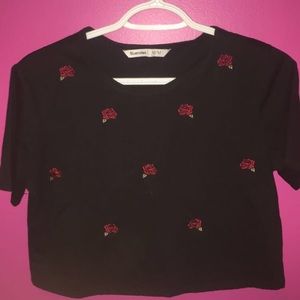 Black t-shirt crop top with roses